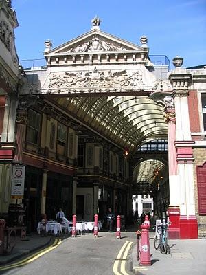 Una Delicia Particular: El Leadenhall Market en la City Londinense Una Delicia Particular: El Leadenhall Market en la City Londinense