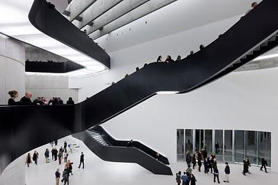 Zaha Hadid en Roma: Museo MAXXI, El Nuevo Clásico del Imperio Zaha Hadid en Roma: Museo MAXXI, El Nuevo Clásico del Imperio