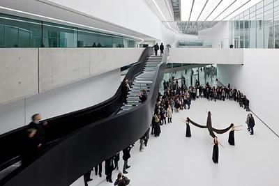 Zaha Hadid en Roma: Museo MAXXI, El Nuevo Clásico del Imperio Zaha Hadid en Roma: Museo MAXXI, El Nuevo Clásico del Imperio