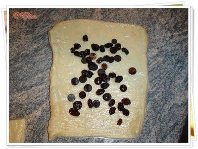 Brioches con chocolate y pasas Brioches con chocolate y pasas