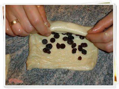 Brioches con chocolate y pasas Brioches con chocolate y pasas