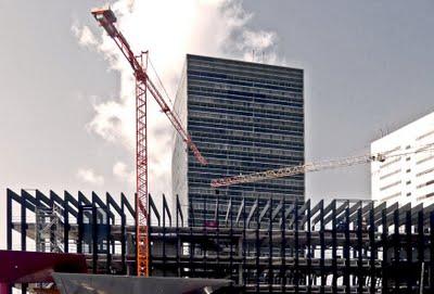 Visita de obra: RCR en la plaza Europa Visita de obra: RCR en la plaza Europa