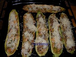 Calabacines rellenos de pollo de corral Calabacines rellenos de pollo de corral