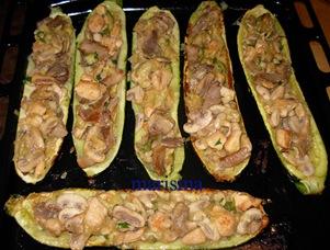 Calabacines rellenos de pollo de corral Calabacines rellenos de pollo de corral