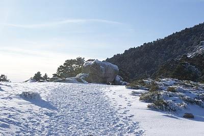 RUTA DE SIETE PICOS (SIERRA DE NAVACERRADA MADRID ESPAÑA) RUTA DE SIETE PICOS (SIERRA DE NAVACERRADA MADRID ESPAÑA)