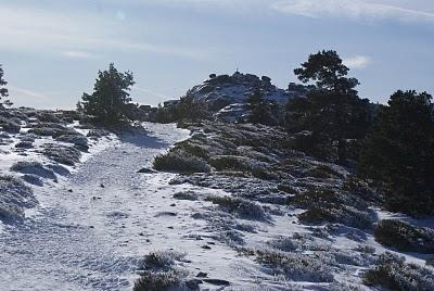 RUTA DE SIETE PICOS (SIERRA DE NAVACERRADA MADRID ESPAÑA) RUTA DE SIETE PICOS (SIERRA DE NAVACERRADA MADRID ESPAÑA)