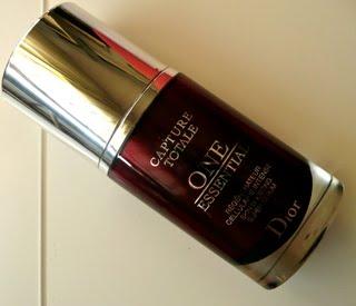 SERUM ONE ESSENTIAL DE DIOR. SERUM ONE ESSENTIAL DE DIOR.