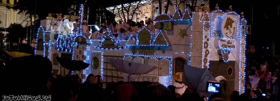 Foto Fotos de la Cabalgata de Reyes 2010, la cabalgata de los paraguas