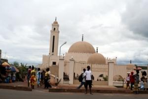 Mezquita financiada por Libia, en un intento de cambiar su imagen en Sierra Leona después del respaldo que dio a los rebeldes durante la guerra / Moncho Satoló