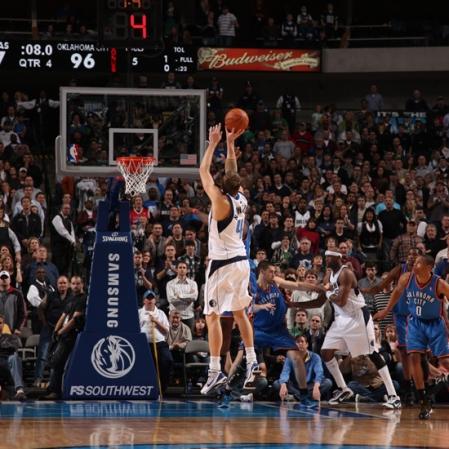 Nowitzki decide y los Mavs vencen sin convencer una vez más