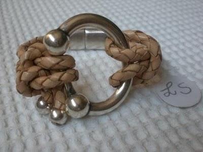 ACCESORIOS: La Señorita ACCESORIOS: La Señorita