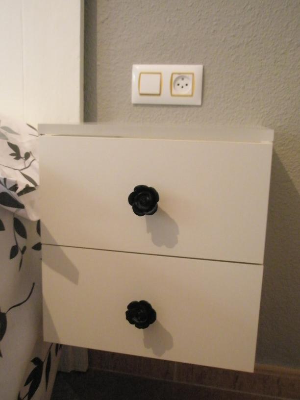 Ikea Hack: las mesillas voladas con cajones Expedit de Noemi