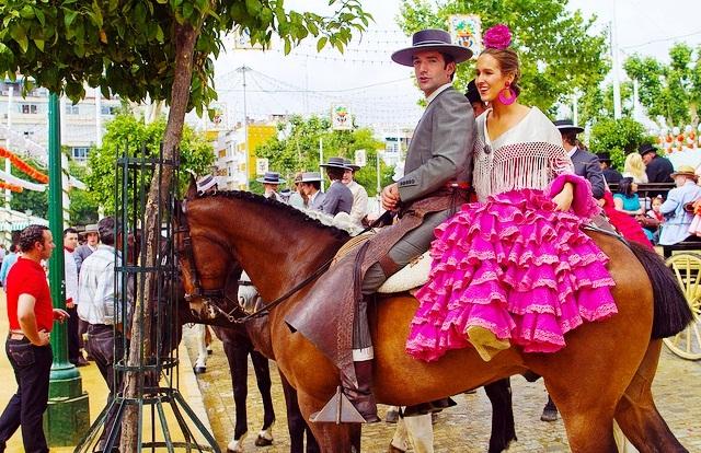 Pareja a caballo Guía para la feria de Abril