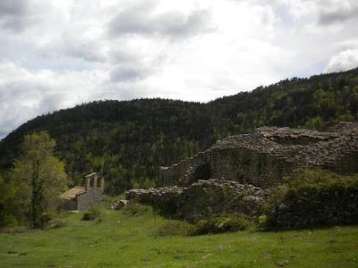 Piezas y textos ajedrecísticos medievales en Cataluña y España Castillo de Mataplana