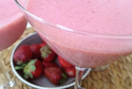 Buen finde Mousse de fresa recetas sanas de frutas recetas postres con fresas recetas ligeras recetas de postres de dieta recetas de mousse con claras montadas recetas con edulcorante postres con frutas postres con fresas mousse de fresa dulces de fresa