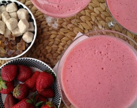 Buen finde Mousse de fresa recetas sanas de frutas recetas postres con fresas recetas ligeras recetas de postres de dieta recetas de mousse con claras montadas recetas con edulcorante postres con frutas postres con fresas mousse de fresa dulces de fresa