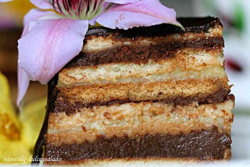 TARTA DE GALLETAS RELLENA DE CHOCOLATE Y FLAN