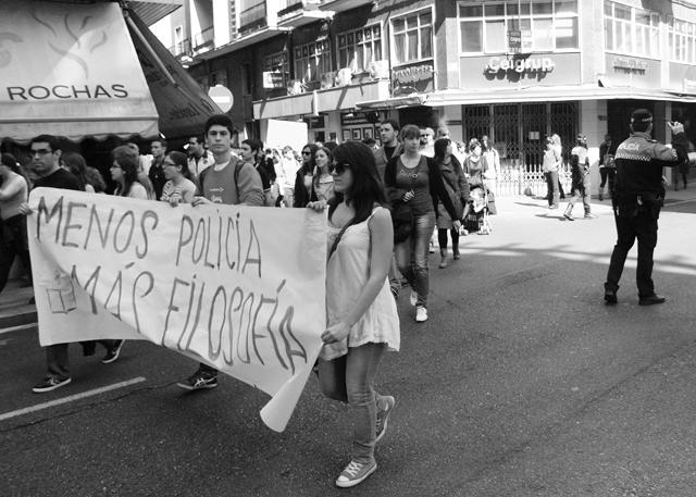 OLYMPUS DIGITAL CAMERA Especial Fotógrafico: Manifestación por la reforma laboral en Valladolid.