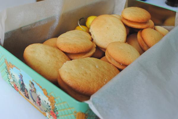 Bolluelas o bizcochos de soletilla rellenos de Lemon Curd Bolluelas o bizcochos de soletilla rellenos de Lemon Curd