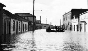 Valdivia_inundada_maremoto_1960 Dato curioso #9: El Terremoto de Valdivia de 1960 – El de mayor magnitud registrado en la historia