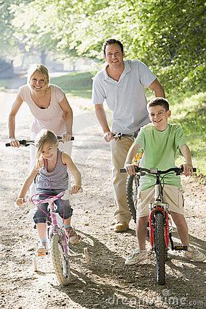 10 formas de hacer ejercicio con tus hijos