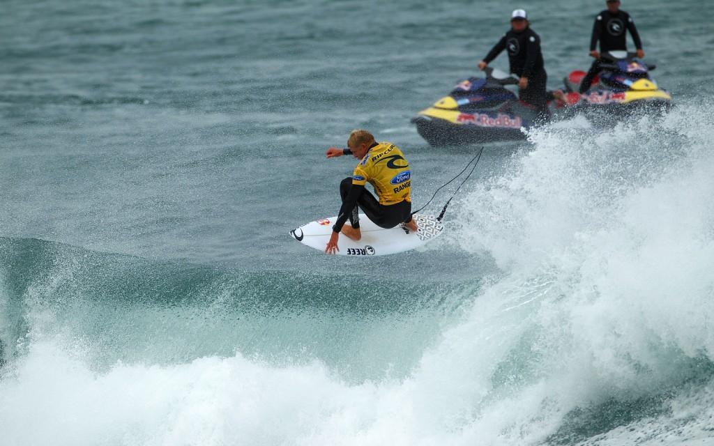 Mick Fanning suena la campana en Bells