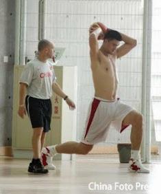 Yao entrenando Fotos curiosas de Yao Ming.