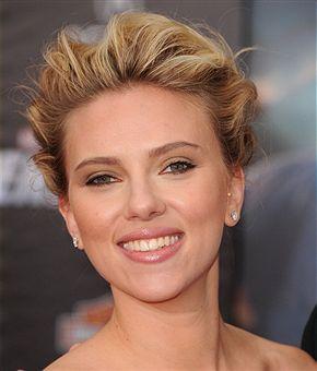 Scarlett Johansson Versace estreno 