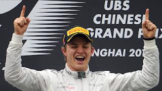 Rosberg vuelve a llevar a lo más alto a Mercedes en China casi medio siglo después Rosberg vuelve a llevar a lo más alto a Mercedes en China casi medio siglo después