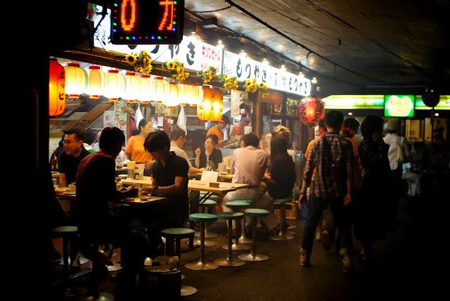 Cenando bajo las vias