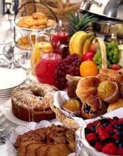 Un práctico buffet de comunión: El brunch Un práctico buffet de comunión: El brunch