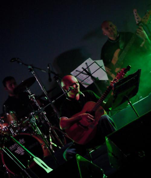 Llega un día en el que te cruzas con Celtas Cortos Llega un día en el que te cruzas con Celtas Cortos