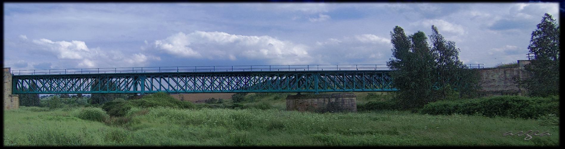 Hoy se cumplen 128 años del descarrilamiento del tren en el Puente de los Soldados. Almadén.