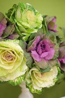 Un buffet de verduras y frutas Un buffet de verduras y frutas