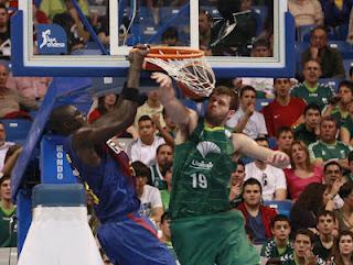 Ndong derrite a un Unicaja minúsculo (57-89) Ndong derrite a un Unicaja minúsculo (57-89)