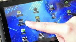 Las Tecnologicas: ¿Qué prefieres, un «tablet» o tener pareja?