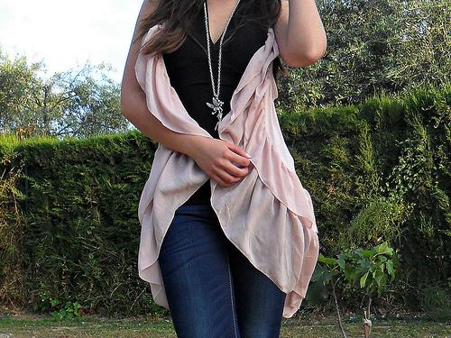 Look of the day: Ruffled Vest ruffledvest_lovelystyle3