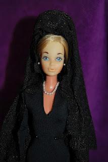 Barbie se viste de Mantilla