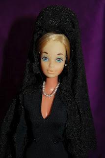 Barbie se viste de Mantilla