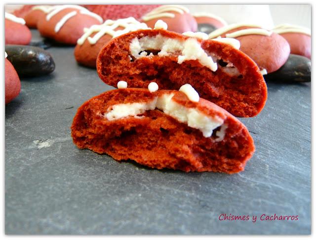 Cookies Red Velvet Rellenas de Crema de Queso Cookies Red Velvet Rellenas de Crema de Queso