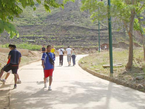 Quien camina el cerro del Hotel Maracay puede vivir 100 años?