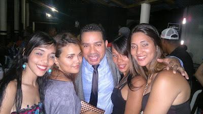 FRANK REYES: Con algunas llora y con otras sonríe ? FRANK REYES: Con algunas llora y con otras sonríe ?