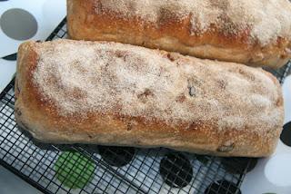 Pan dulce de canela con pasas y nueces Pan dulce de canela con pasas y nueces