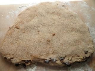 Pan dulce de canela con pasas y nueces Pan dulce de canela con pasas y nueces