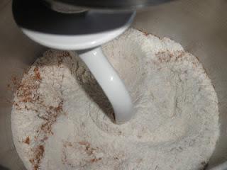 Pan dulce de canela con pasas y nueces Pan dulce de canela con pasas y nueces