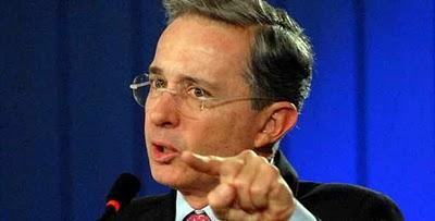 Álvaro Uribe ni es ciego, ni sordo, ni mudo. Álvaro Uribe ni es ciego, ni sordo, ni mudo.