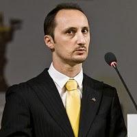 Topalov vence en la primera partida de ajedrez del Campeonato del Mundo 2010