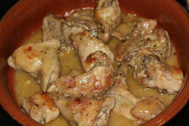 Conejo con patatas a lo pobre Image Hosted by ImageShack.us