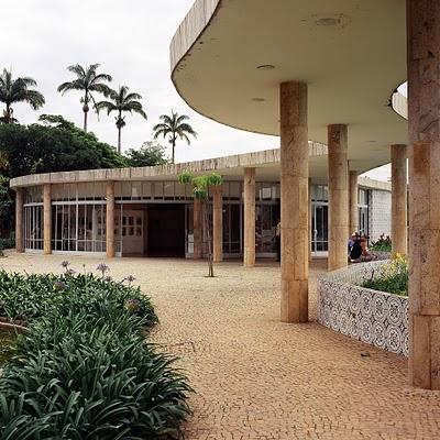 Arquitectura Moderna en Brasil: Una Breve Lectura Historiográfica Arquitectura Moderna en Brasil: Una Breve Lectura Historiográfica