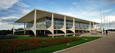 Arquitectura Moderna en Brasil: Una Breve Lectura Historiográfica Arquitectura Moderna en Brasil: Una Breve Lectura Historiográfica